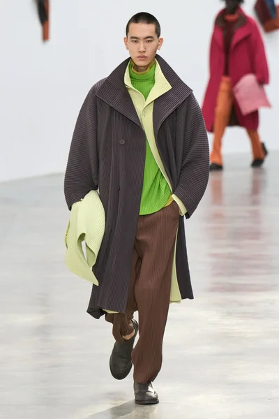 Look 29